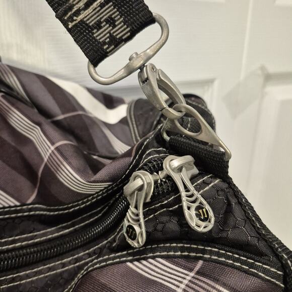 Warrior Lacrosse Baseball Hockey Duffle Equipment Bag Gray Black Large 32" Long - Picture 7 of 14